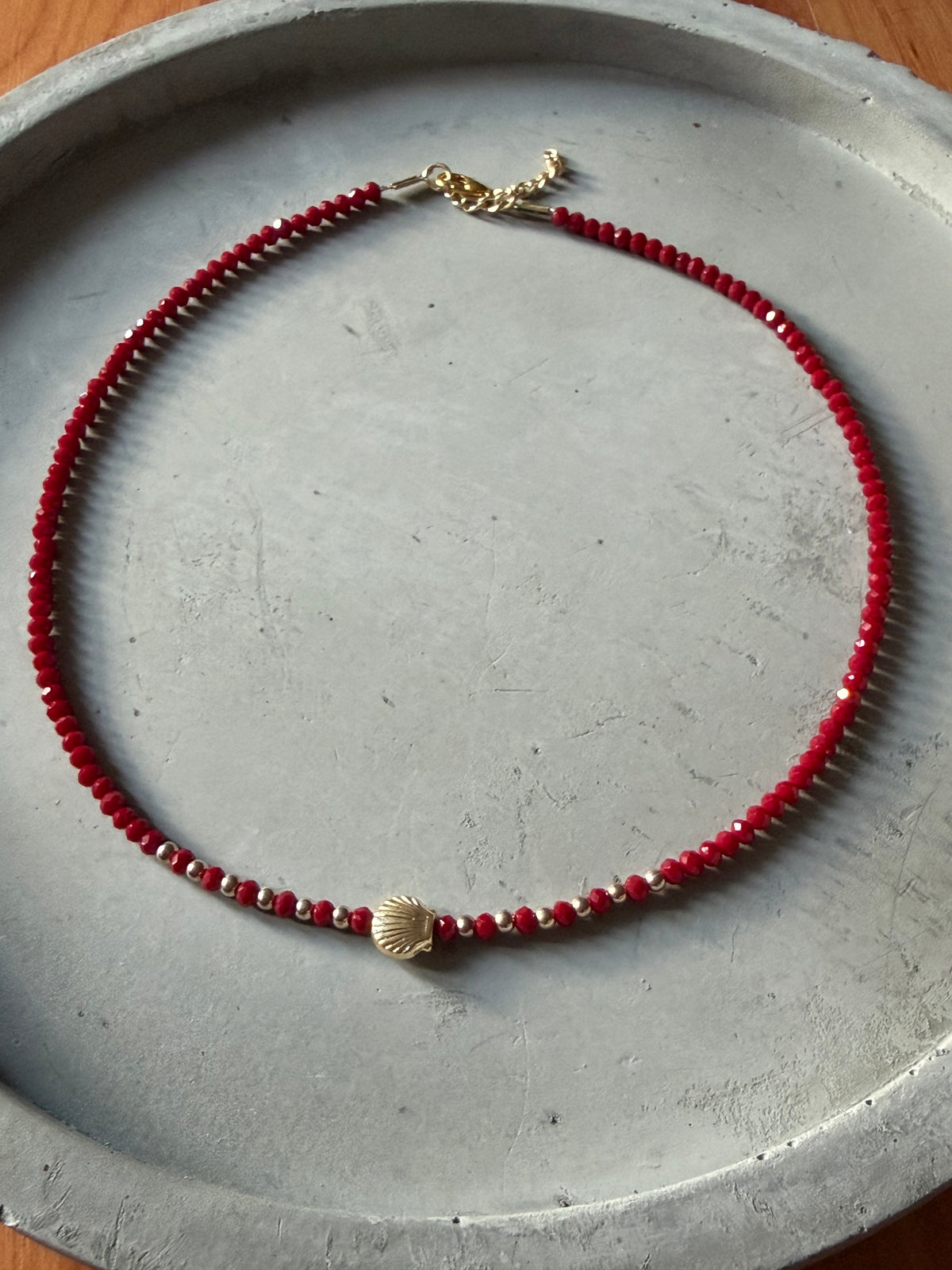 Collar con colgante de concha